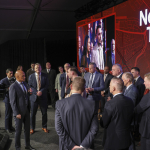 B95A4374